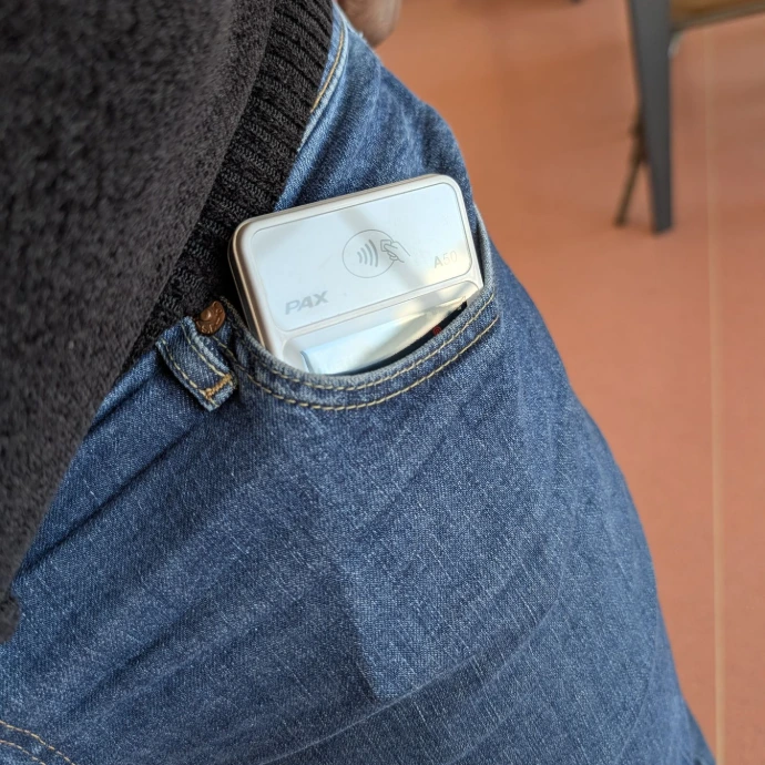 Une Borne de Don Mobile pour vos Événements Caritatifs